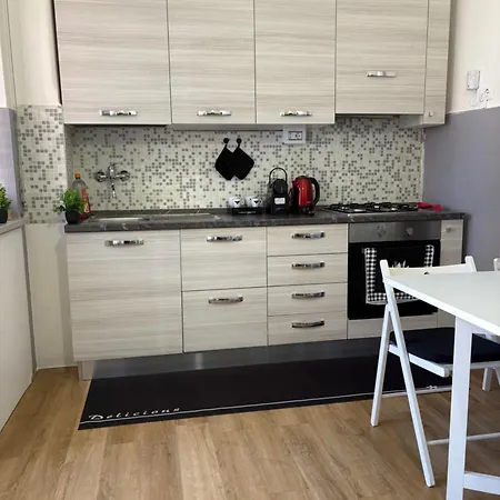 La Casa Nel Vicolo-casa Vittoria Lägenhet *